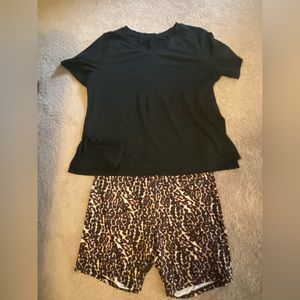 2 Piece set biker shorts with spilt side top